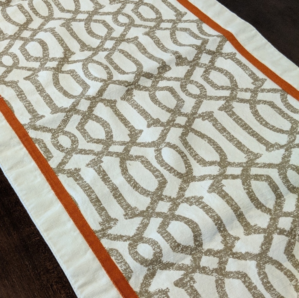 Table runner